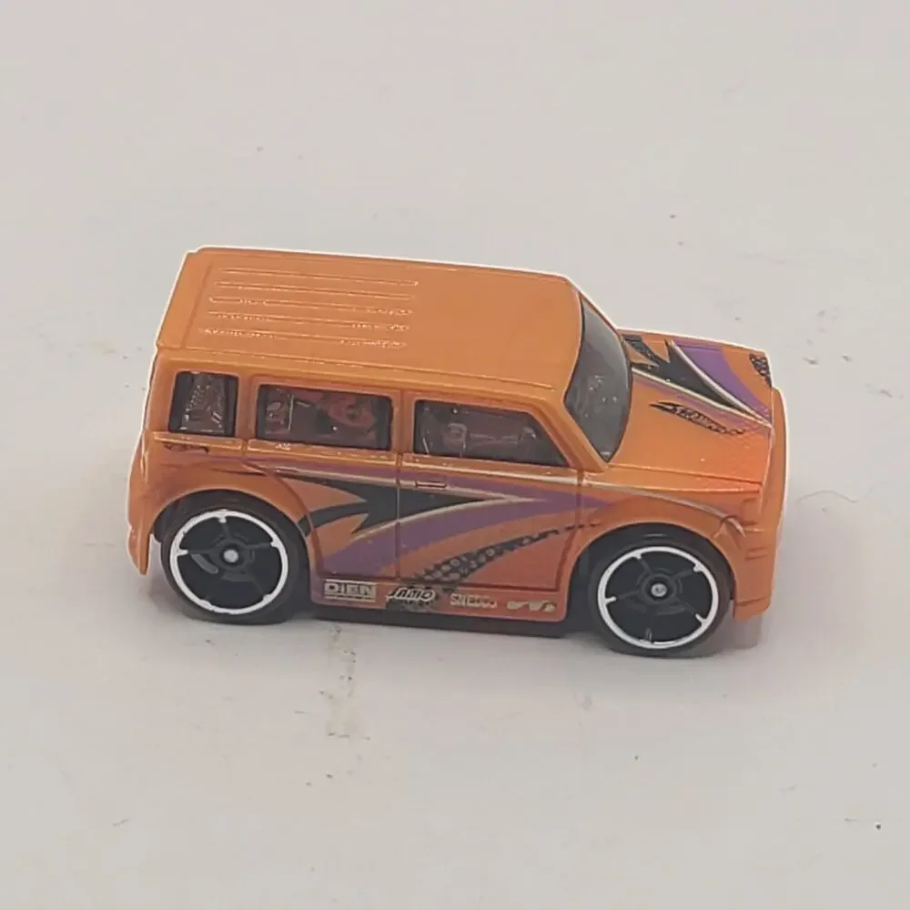 hot wheels Sion - XB exclusive - 2013 retail